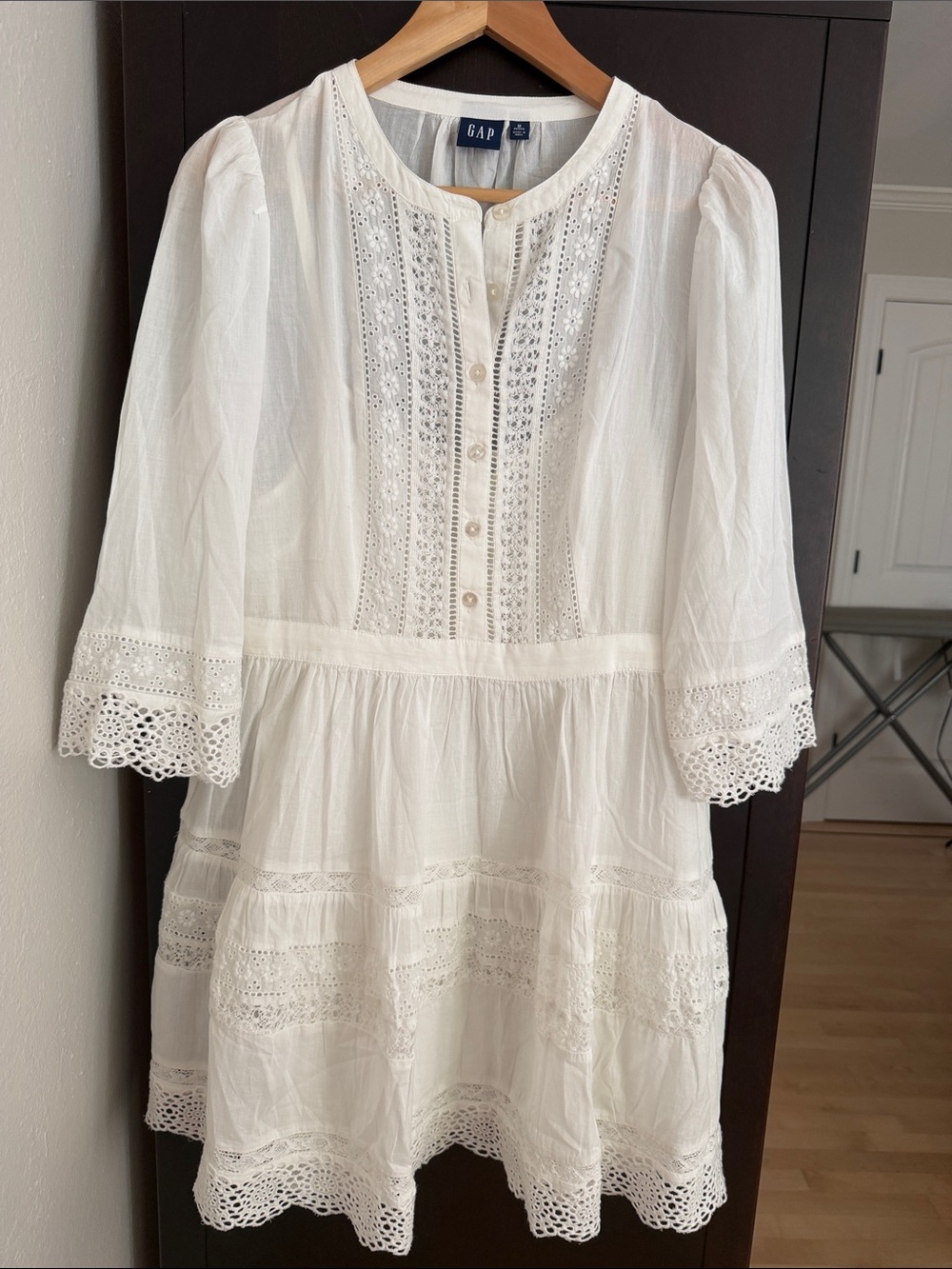GAP Ivory Eyelet Lace Tiered Mini Dress